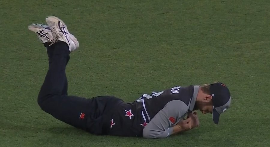 Kane Williamson called out for cheating after catch controversy