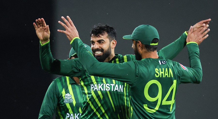 Pakistan keep slim World Cup hopes alive with South Africa win