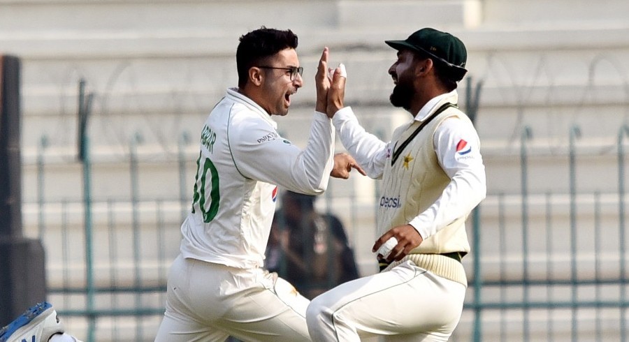 ابرار احمد ٹیسٹ ڈیبیو پر 10وکٹیں لینے والے پہلے پاکستانی اسپنر بن گئے