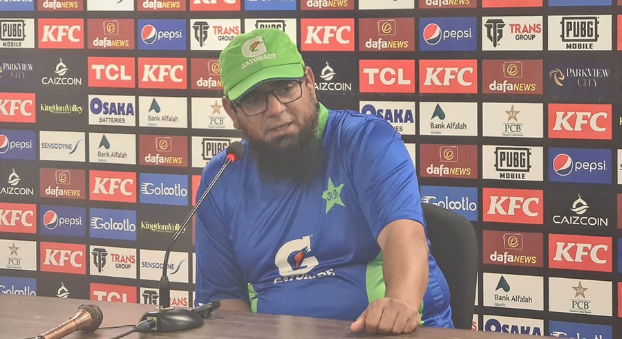 It looked like we will score around 350-400 runs - Saqlain Mushtaq