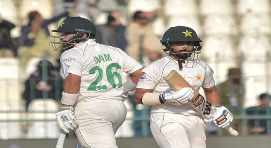 کراچی ٹیسٹ: پاکستانی ٹیم نے 9 وکٹوں کے نقصان پر 407 رنز بنالیے