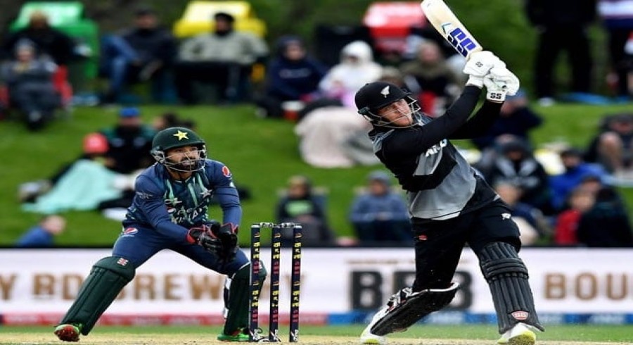 پہلا ون ڈے: پاکستان کے خلاف نیوزی لینڈ کے 100 رنز، 3کھلاڑی آؤٹ