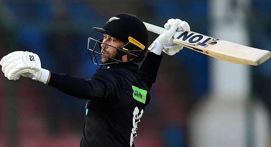 Conway hits hundred as New Zealand thump Pakistan to level series