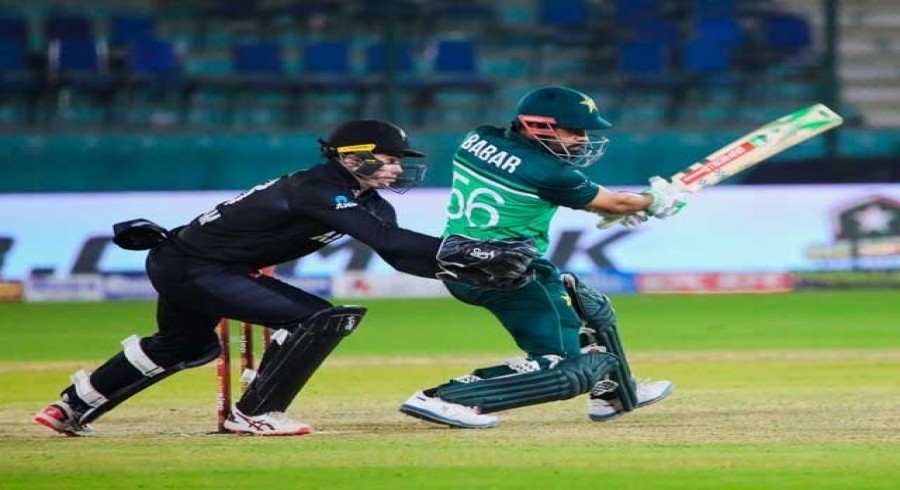 تیسرا ون ڈے: کپتان بابراعظم سمیت پاکستان کے ابتدائی 2 بلے باز جلد پویلین لوٹ گئے