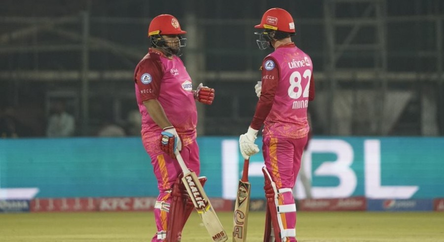 PSL 8: Munro, Azam star as United triumph over Kings by four wickets