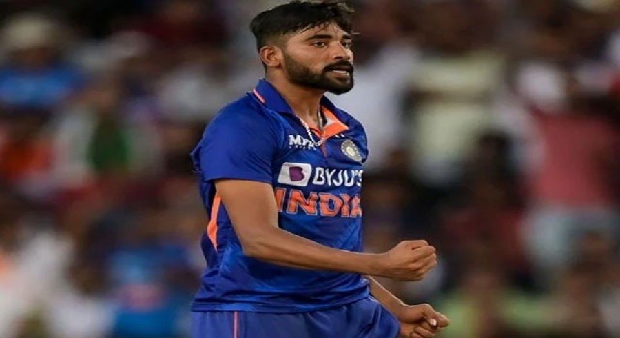 آئی پی ایل: سالٹ کے ہاتھوں ’پٹائی‘ پر سراج بھڑک اٹھے، بیٹر سے الجھ پڑے