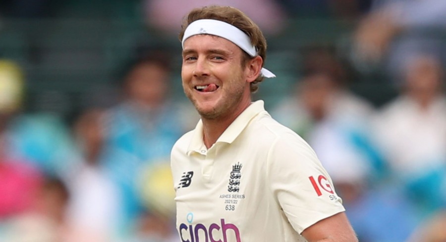 Broad gives England slight edge in Ashes thriller