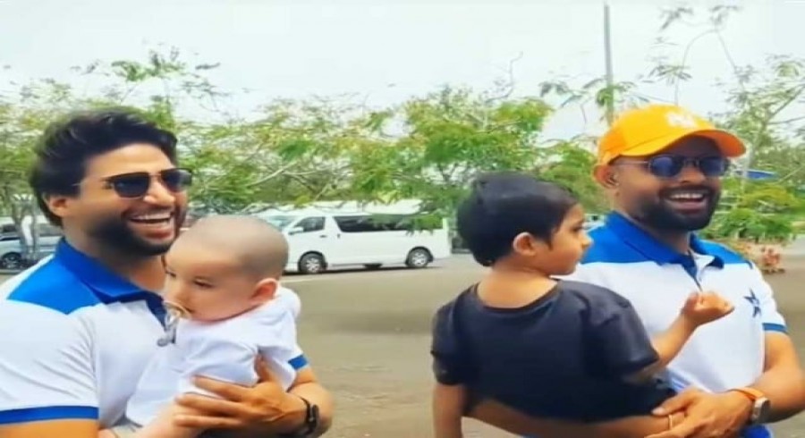 ’’صحیح وقت پر شادی کرلی ہوتی تو دونوں کے اتنے ہی بچے ہوتے‘‘