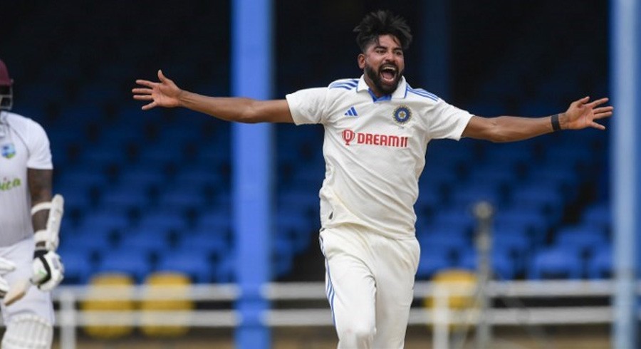 Rain frustrates India after Siraj five-wicket haul