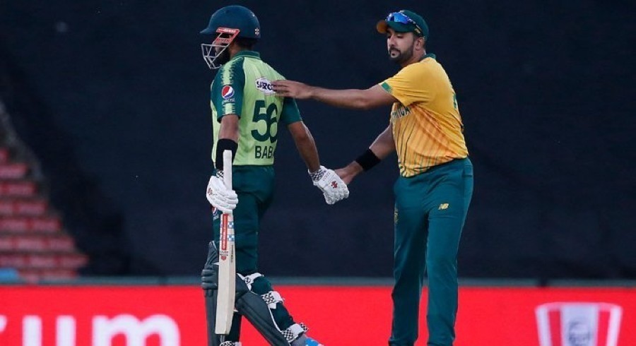 بابر اعظم پرتنقید، تبریز شمسی دفاع میں سامنے آگئے