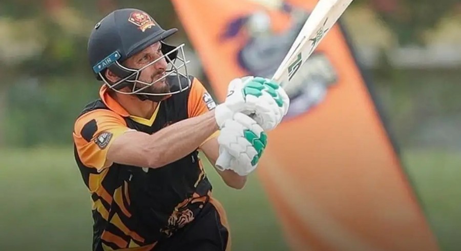 شاہد آفریدی نے ایک بارپھر بوم بوم بیٹنگ کا نظارہ کرادیا