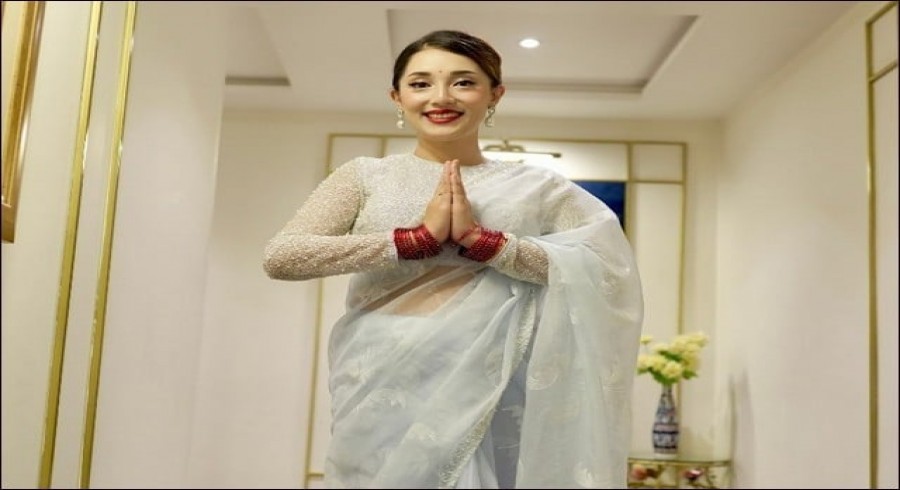 بابر اعظم جیسے کھلاڑی صدیوں میں پیدا ہوتے ہیں، نیپالی گلوکارہ