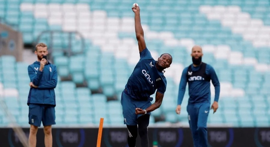 Archer attends England training to revive hopes of World Cup role