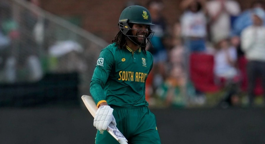 De Zorzi ton guides South Africa to eight-wicket win over India