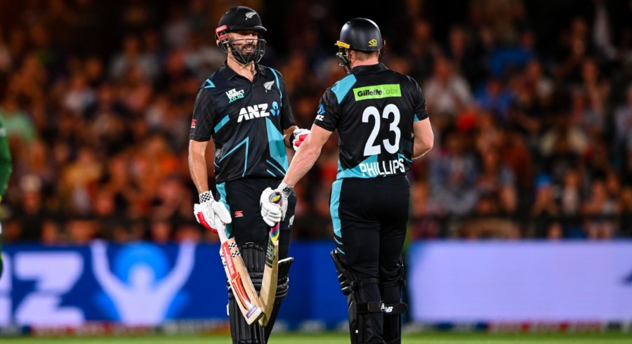 Mitchell, Phillips star as NZ beat Pakistan to take 4-0 lead