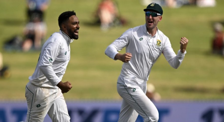 Dane Piedt picks five-wicket haul as South Africa take lead in second Test