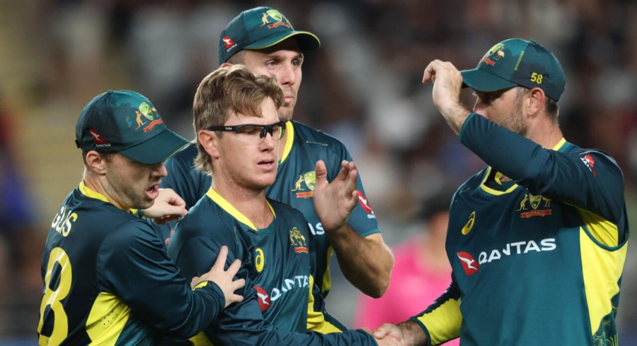 Australia crush New Zealand to win second T20 and seal the series