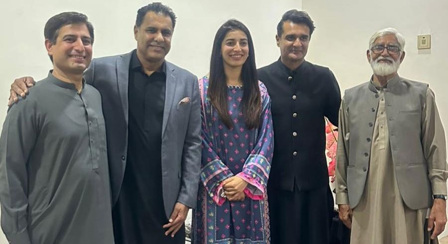 Aliya Riaz gets engaged to younger brother of Waqar Younis