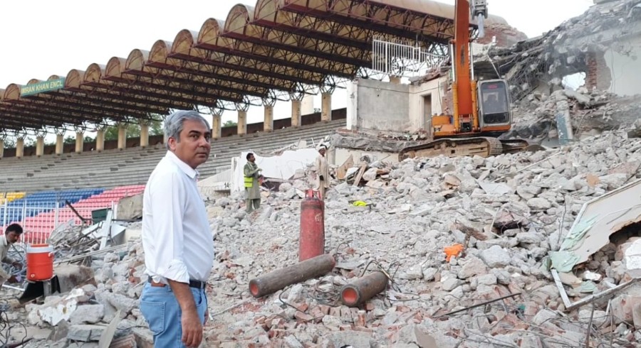 Mohsin Naqvi inspects Gaddafi Stadium renovations ahead of Champions Trophy
