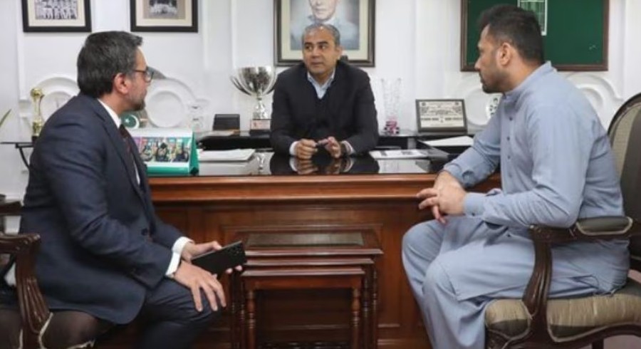 چیئر مین پی سی بی اور وہاب ریاض میں فاصلے بڑھنے لگے