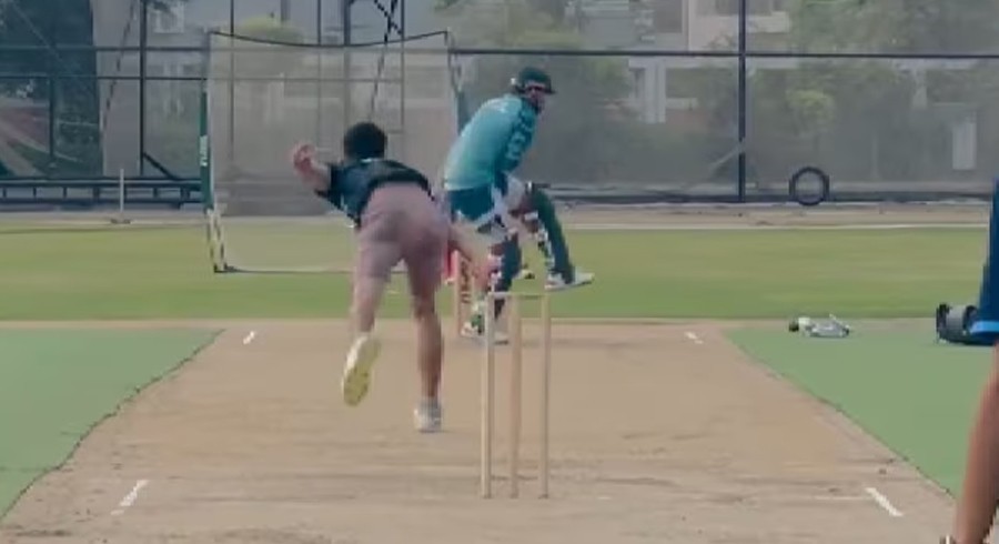 بابراعظم خراب پرفارمنس سے پیچھا نہ چھڑاسکے، ویڈیووائرل