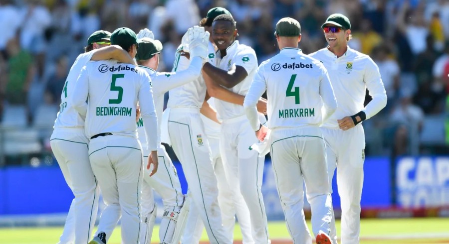 Pakistan struggles as South Africa commands day two of second Test