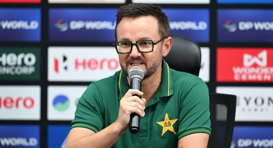 Mike Hesson urges Pakistan to 'focus on cricket' for India Asia Cup final