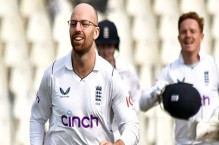 LIVE: England loses early wicket of Zak Crawley