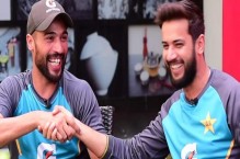 Hafeez reveals details of chat with Imad Wasim, Mohammad Amir